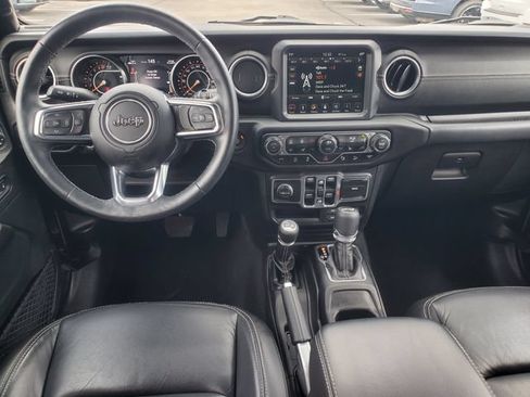 Used 2018 Jeep Wrangler Unlimited Sahara AWD/4WD image 27