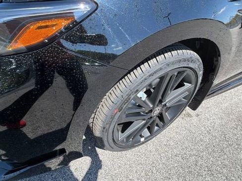 New 2026 Toyota Camry Hybrid FWD image 11