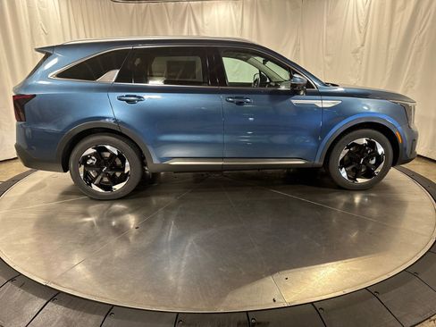 New 2026 Kia Sorento EX image 7