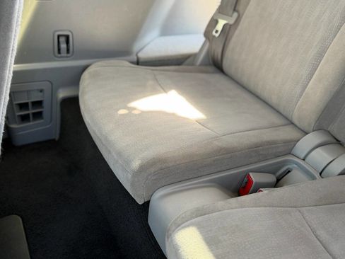 Used 2012 Toyota Highlander FWD image 76