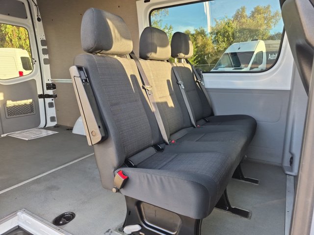 Used 2016 Mercedes-Benz Sprinter 2500 image 16