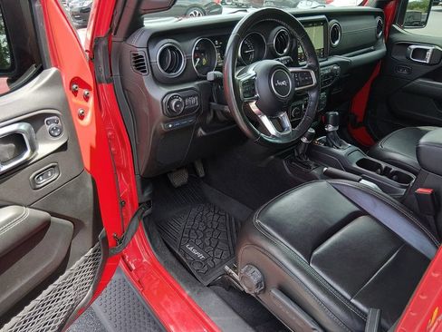 Used 2021 Jeep Wrangler Unlimited Sahara w/ Cold Weather Group AWD/4WD image 10