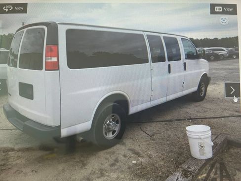 Used 2020 Chevrolet Express 3500 LS RWD image 5