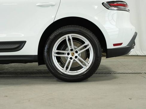 Certified 2025 Porsche Macan image 42