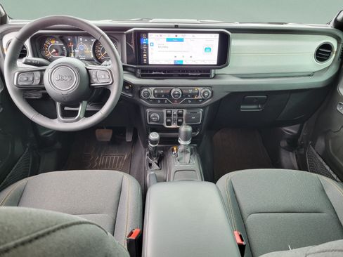 Used 2025 Jeep Wrangler Unlimited Sport AWD/4WD image 8