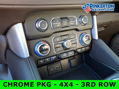 Used 2022 GMC Yukon SLT w/ SLT Premium Package image 28