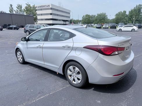 Used 2016 Hyundai Elantra SE FWD image 3