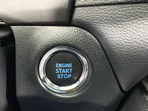 Used 2019 Toyota RAV4 XLE Premium image 24