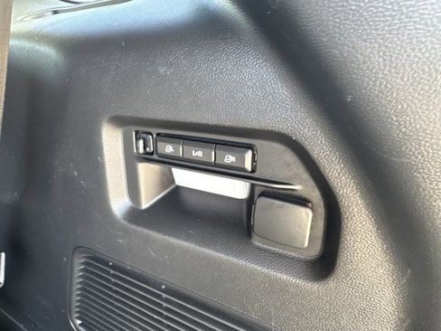 Used 2023 Ford Explorer Limited w/ Limited Technology Package image 30