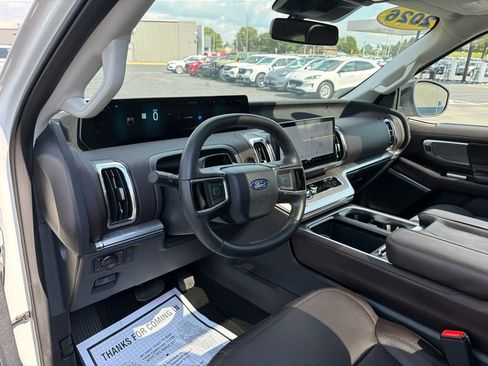Used 2026 Ford Expedition Platinum w/ Platinum Ultimate Package AWD/4WD image 10