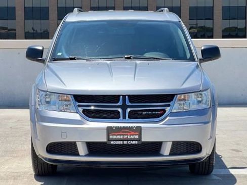 Used 2017 Dodge Journey SE w/ Flexible Seating Group image 54
