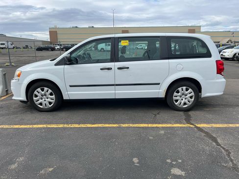 Used 2014 Dodge Grand Caravan American Value Package image 2