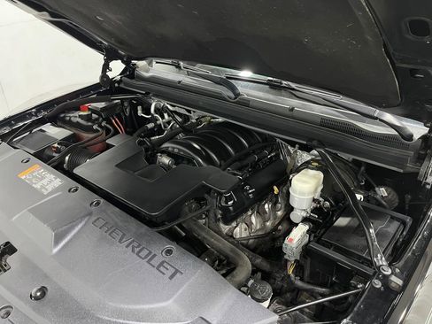 Used 2017 Chevrolet Suburban LT image 27