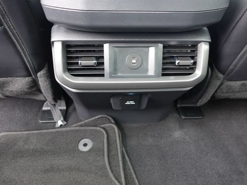 Used 2025 Ford F150 Lariat AWD/4WD image 40