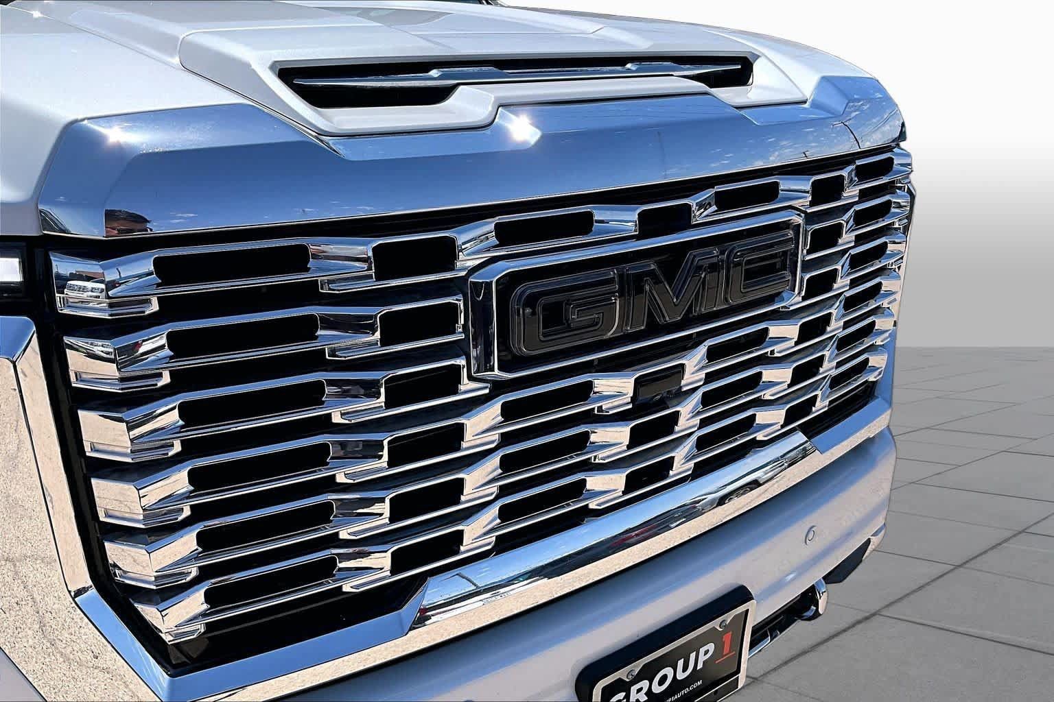 Used 2024 GMC Sierra 3500 Denali w/ Denali Reserve Package AWD/4WD image 29