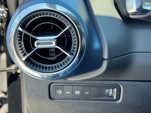 New 2025 Chevrolet Equinox EV LT w/ Convenience Package II FWD image 32