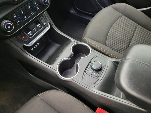 Used 2020 GMC Terrain SLE image 26