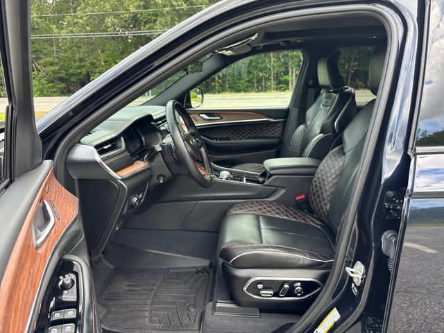 Used 2023 Jeep Grand Cherokee Summit w/ Adv Protech Group IV AWD/4WD image 18
