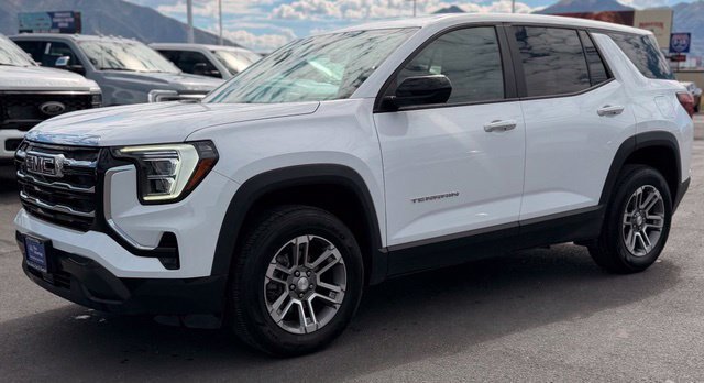 Used 2025 GMC Terrain Elevation AWD/4WD image 2