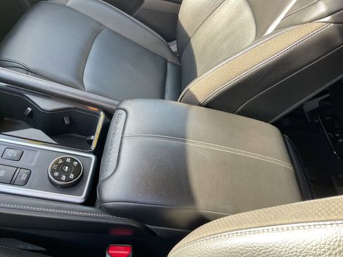 Used 2025 Nissan Pathfinder SL image 22