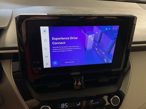 Used 2025 Toyota Corolla LE image 2