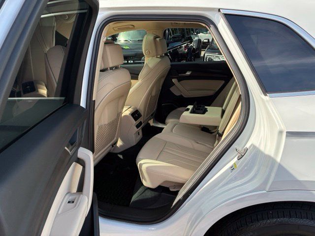Used 2024 Audi Q5 2.0T Premium Plus w/ Premium Plus Package AWD/4WD image 13