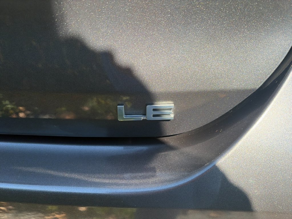 Used 2023 Toyota Highlander LE FWD image 34