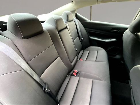Used 2024 Nissan Altima 2.5 SV FWD image 23