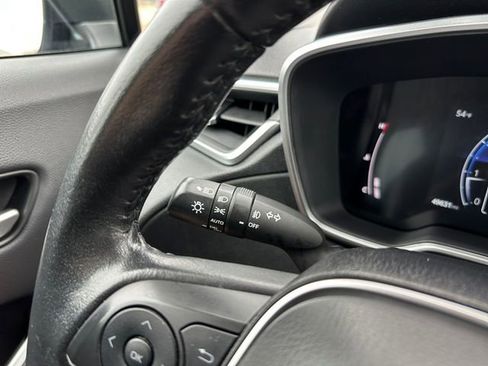 Used 2023 Toyota Corolla Cross XLE image 24