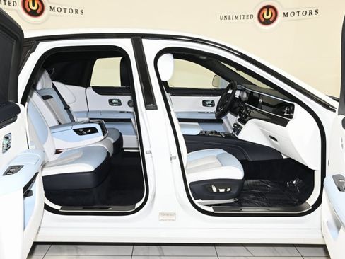 Used 2023 Rolls-Royce Ghost Black Badge w/ Black Badge Ghost Package image 15