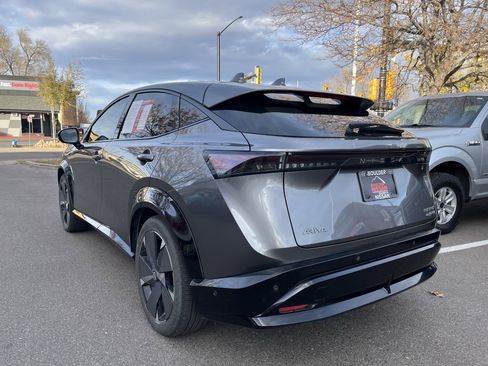 Used 2023 Nissan Ariya image 6