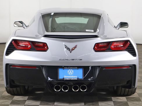 Used 2019 Chevrolet Corvette Stingray Coupe w/ 1LT RWD image 9