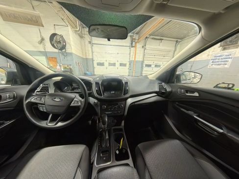 Used 2019 Ford Escape SE image 22