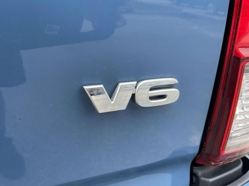 Used 2019 Toyota Tacoma TRD Sport AWD/4WD image 9