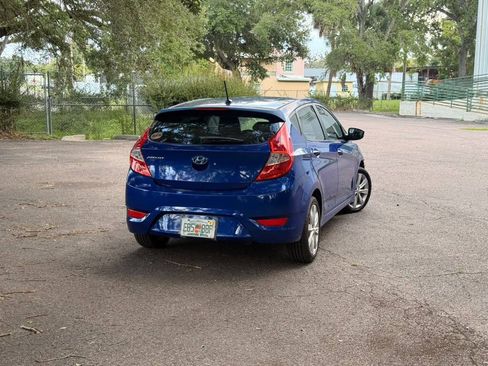 Used 2013 Hyundai Accent SE FWD image 3