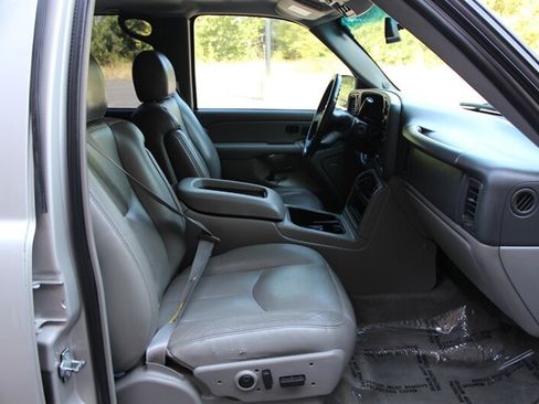 Used 2004 GMC Yukon SLT w/ 1SD Preferred Equipment Group AWD/4WD image 18