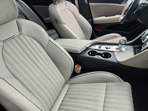 Used 2023 Genesis G70 2.0T w/ Sport Prestige Package RWD image 9