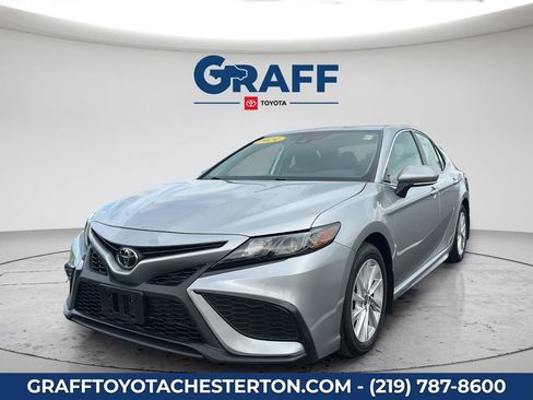 Used 2024 Toyota Camry SE FWD image 1