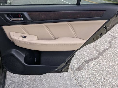 Used 2018 Subaru Outback 3.6R Limited AWD/4WD image 23