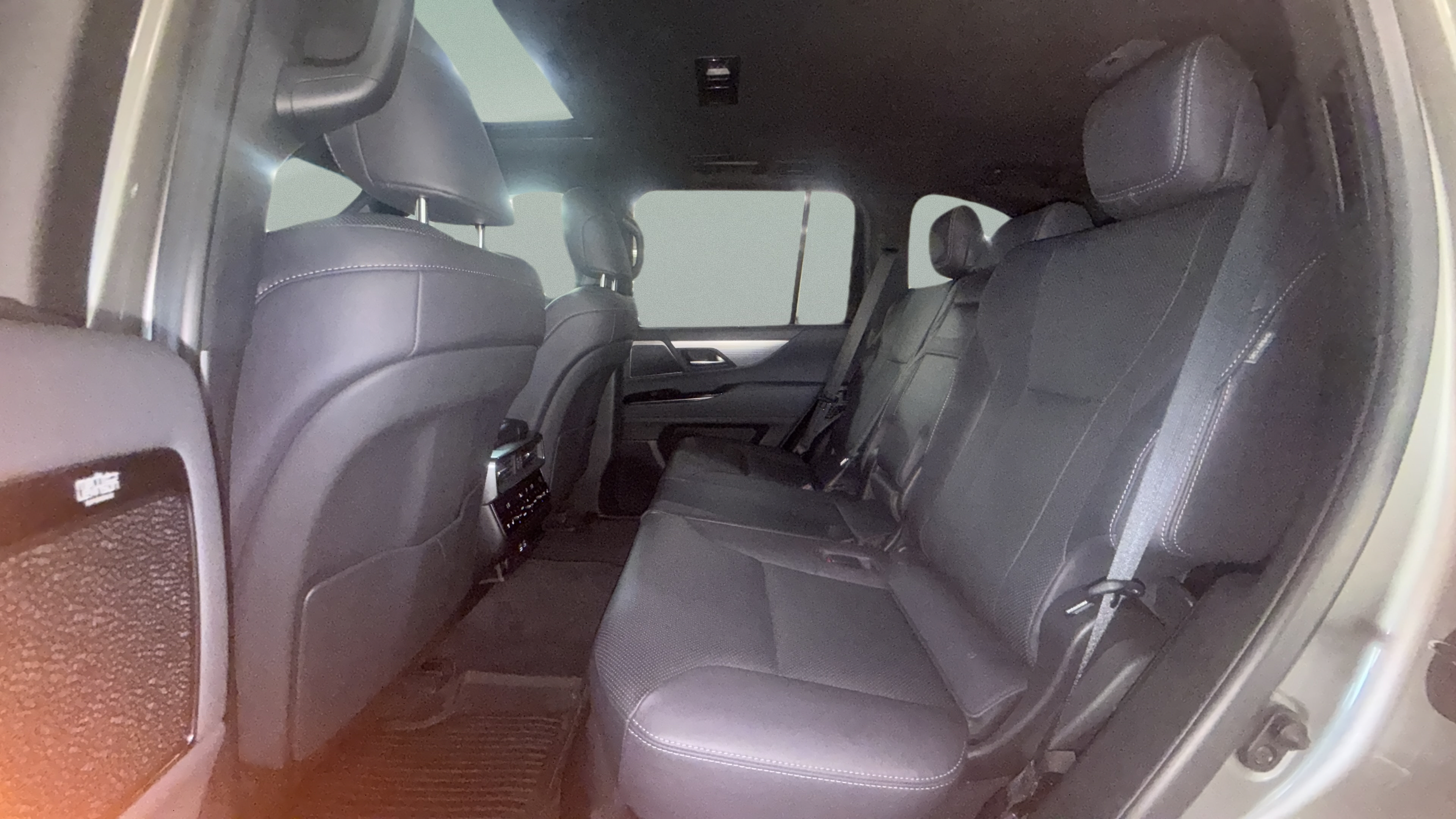 Used 2023 Lexus LX 600 F Sport w/ Accessory Package (Z1) AWD/4WD image 25