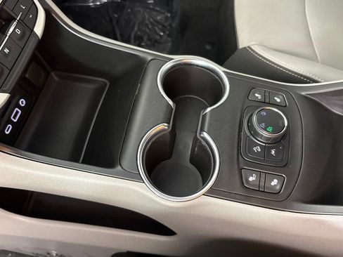 Used 2023 GMC Terrain SLT w/ LPO, Floor Liner Package AWD/4WD image 35