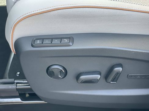 Certified 2025 Volkswagen ID. Buzz 1st Edition RWD image 21