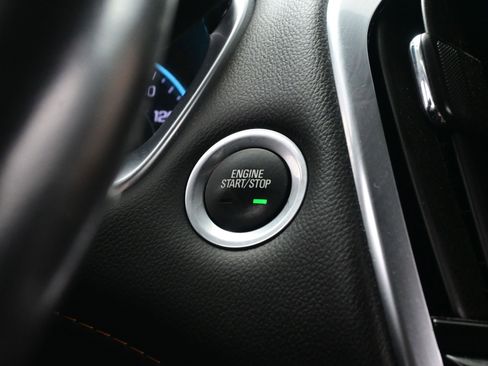 Used 2020 Chevrolet Traverse LT AWD/4WD image 24