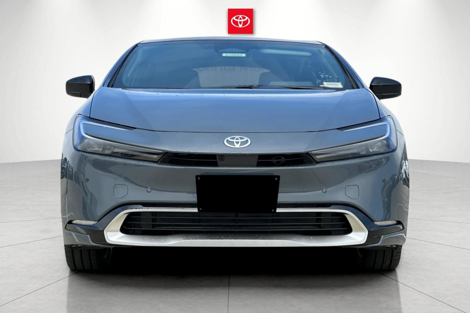 New 2027 Toyota Prius Plug-In Hybrid FWD image 7