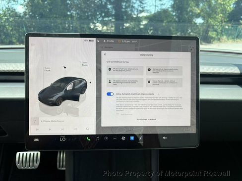 Used 2025 Tesla Model 3 Performance AWD/4WD image 19