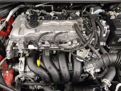 Used 2021 Toyota Corolla LE FWD image 30