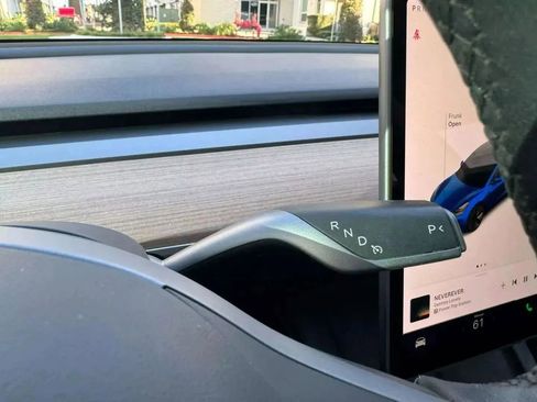 Used 2023 Tesla Model 3 Standard Range image 24