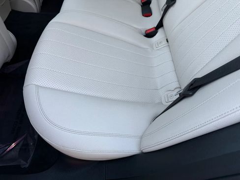 Used 2017 Mercedes-Benz E 300 4MATIC w/ Premium 1 Package image 23