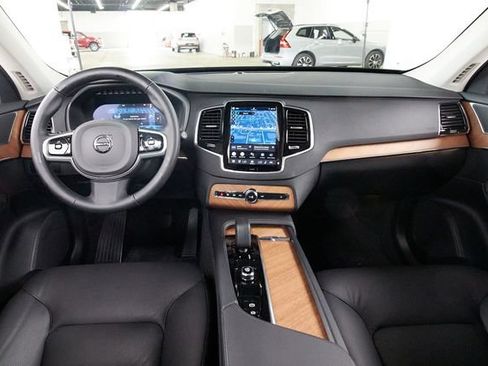 Certified 2025 Volvo XC90 B6 Plus w/ Protection Package Premier AWD/4WD image 7