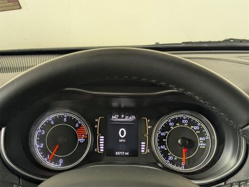 Used 2020 Jeep Cherokee Latitude Plus image 17